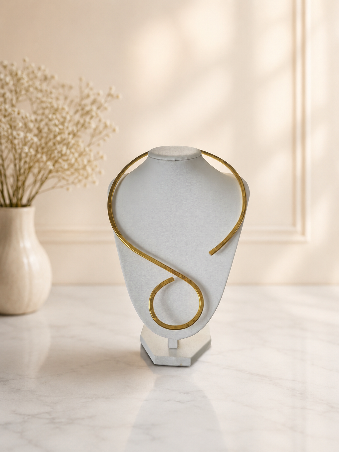 Escultura Dorada - Collar Ajustable